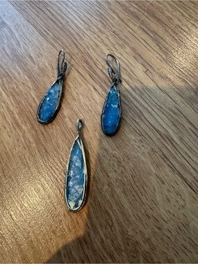 925 silver teardrop earrings and pendant set with kyanite setting